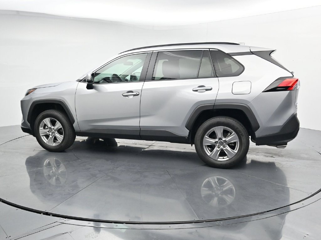 Used 2025 Toyota RAV4 XLE AWD/4WD image 5