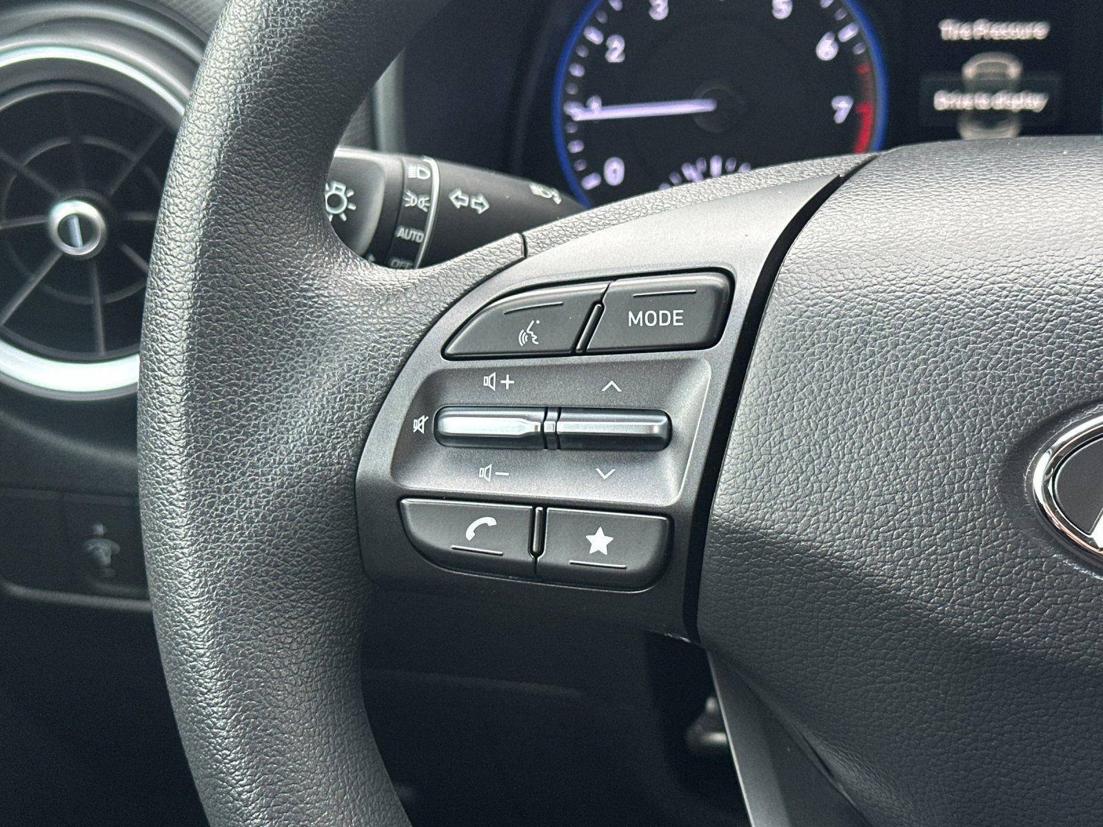 Certified 2023 Hyundai Kona SEL image 25