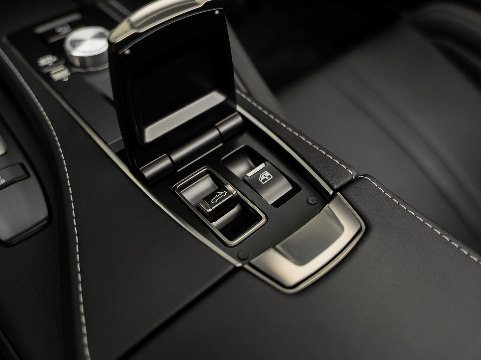 Used 2024 Lexus LC 500 Convertible w/ Touring Package RWD image 52