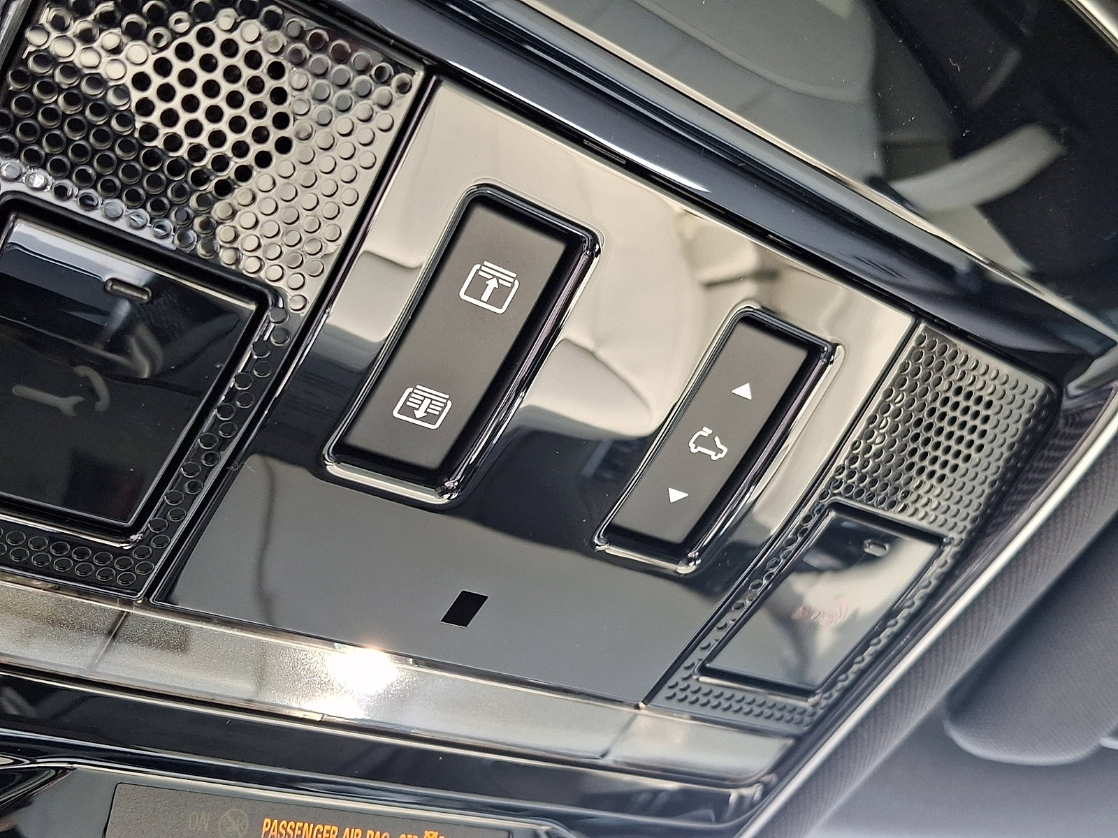 Used 2026 Land Rover Range Rover SE image 25