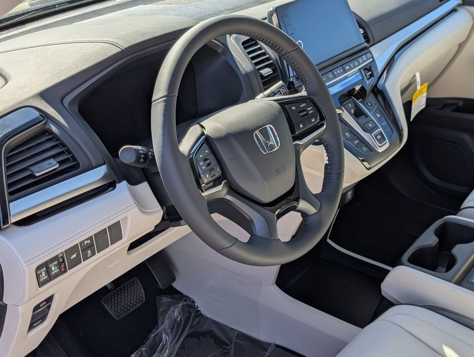 New 2026 Honda Odyssey Touring image 4