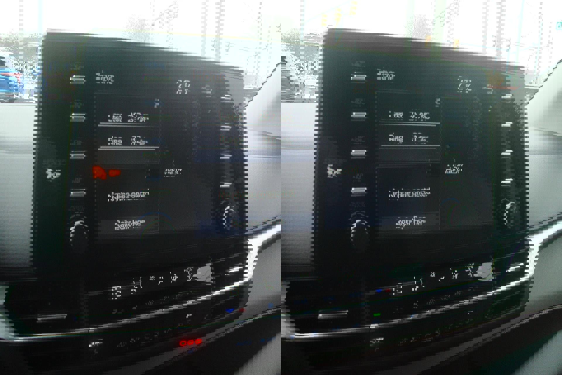 Used 2024 Toyota Sienna XLE image 18