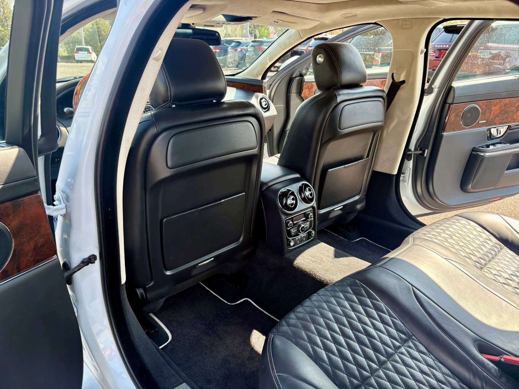 Used 2016 Jaguar XJ L Portfolio RWD image 19