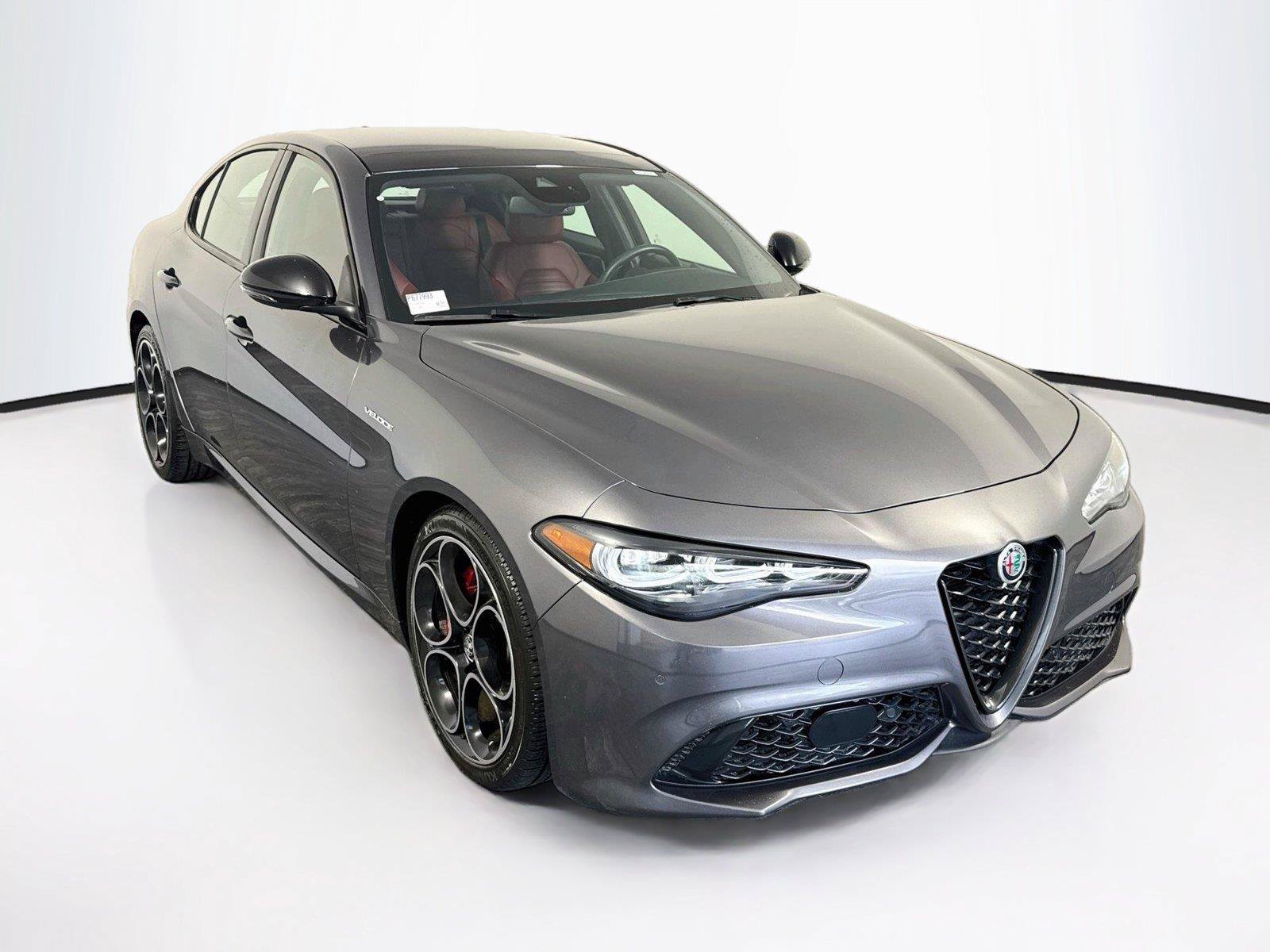 Used 2024 Alfa Romeo Giulia Veloce RWD image 7