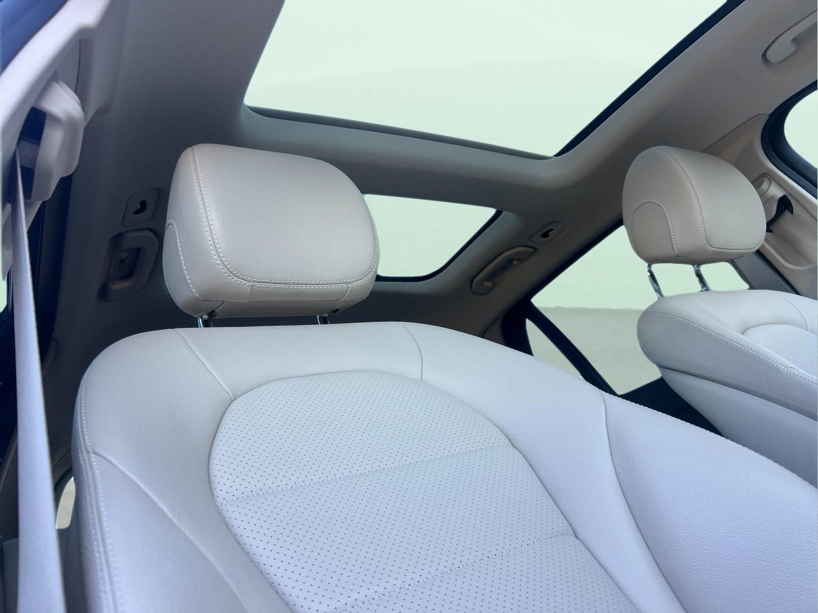 Used 2019 Mercedes-Benz GLC 300 image 17