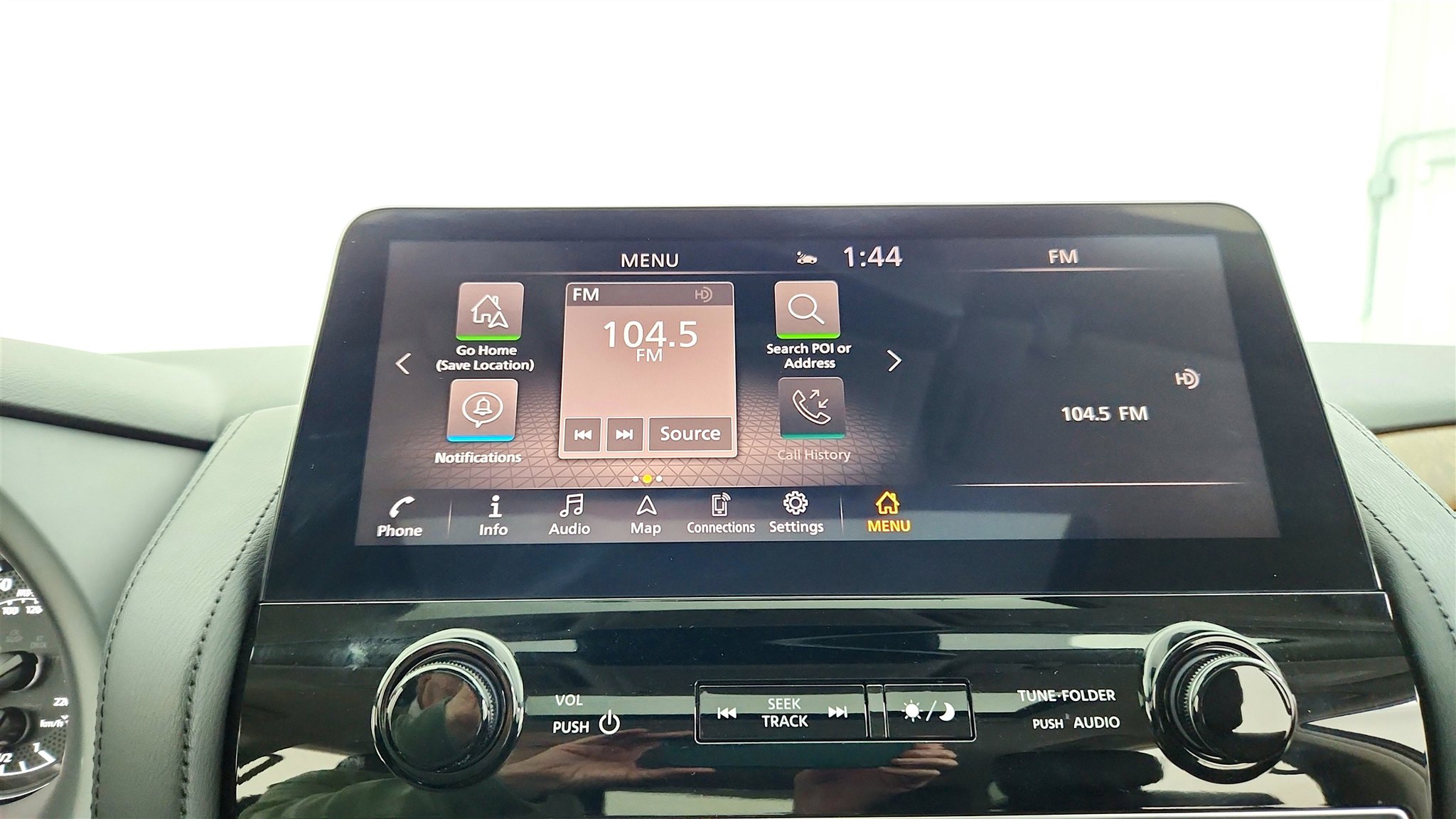 Used 2024 Nissan Armada SL w/ Captain's Chairs Package image 15