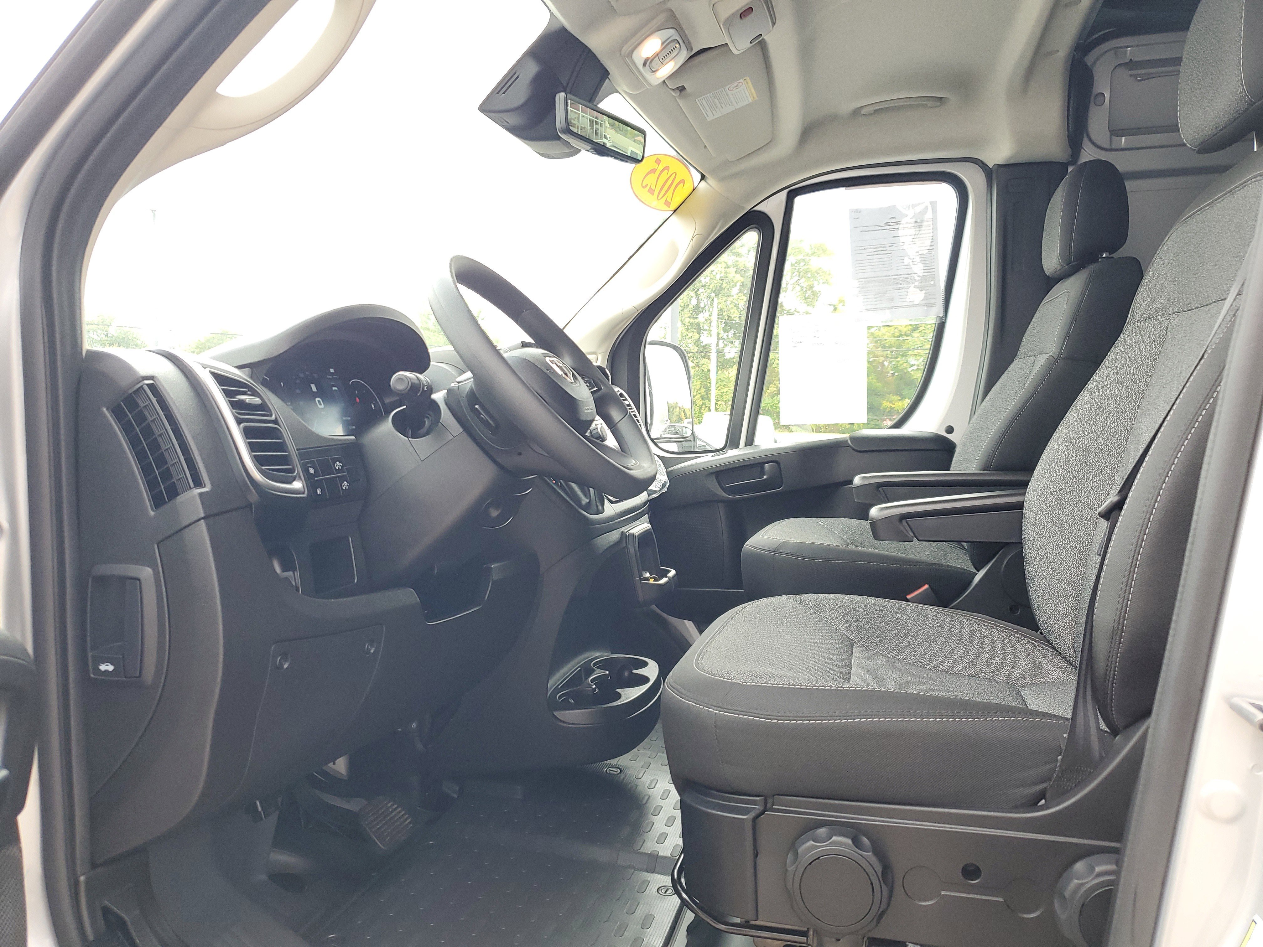 Used 2025 RAM ProMaster 2500 w/ Quick Order Package 22G SLT image 6