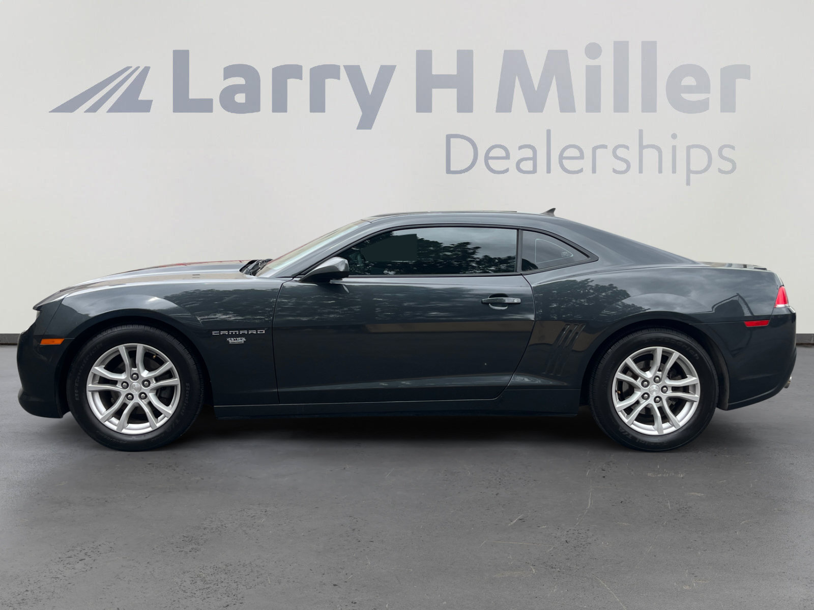 Used 2015 Chevrolet Camaro LS RWD image 2