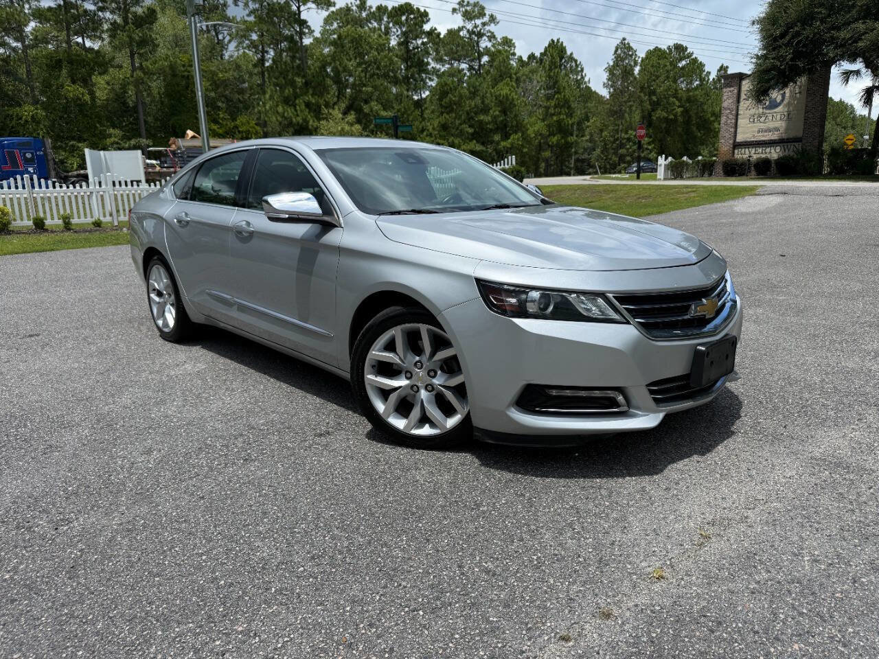 Used 2015 Chevrolet Impala LTZ FWD image 8