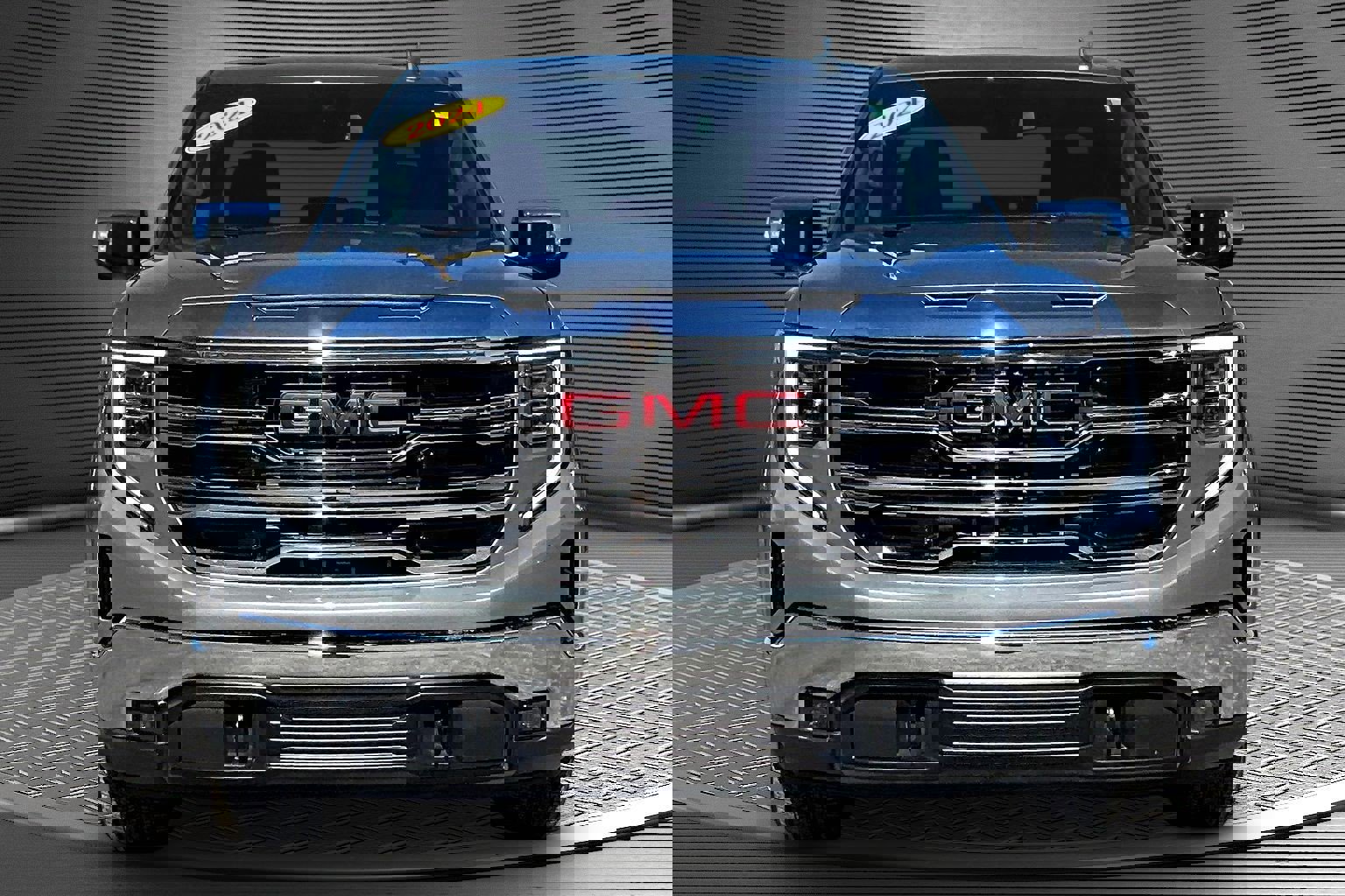 Used 2024 GMC Sierra 1500 SLT image 2