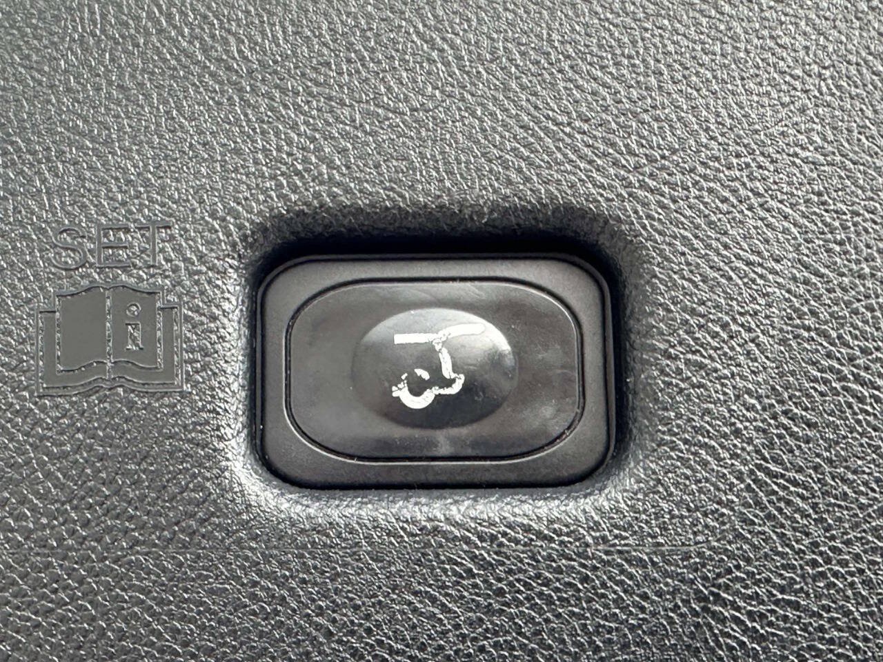 Used 2017 Lincoln MKX Reserve AWD/4WD image 15