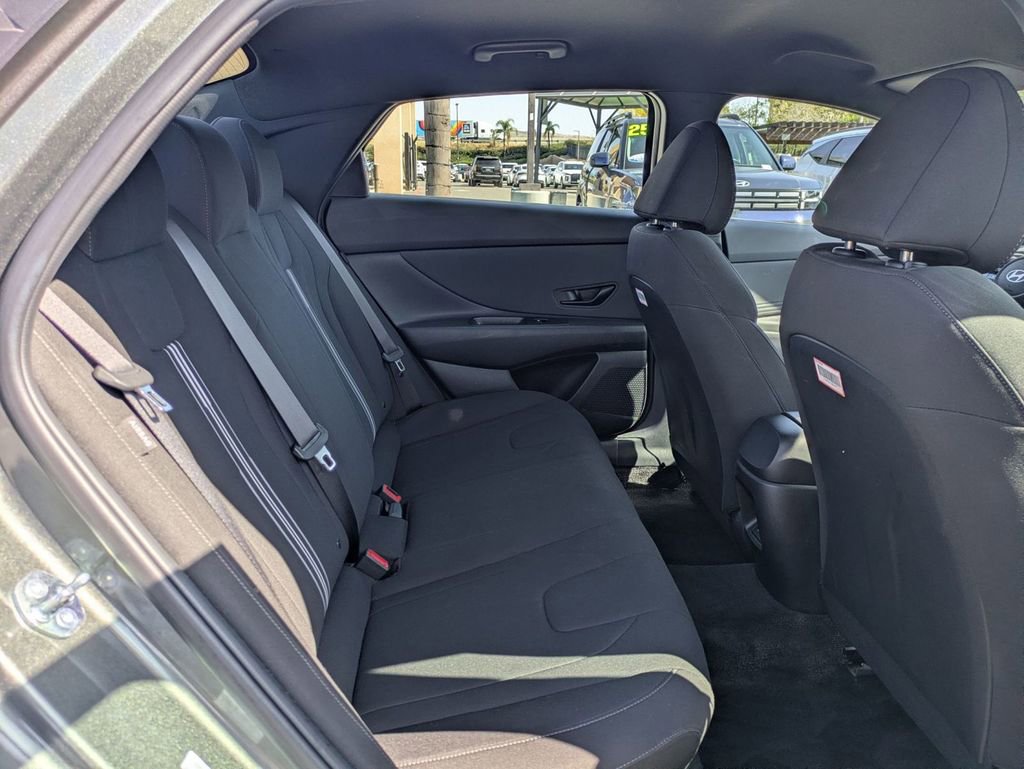 Certified 2025 Hyundai Elantra Sport image 30