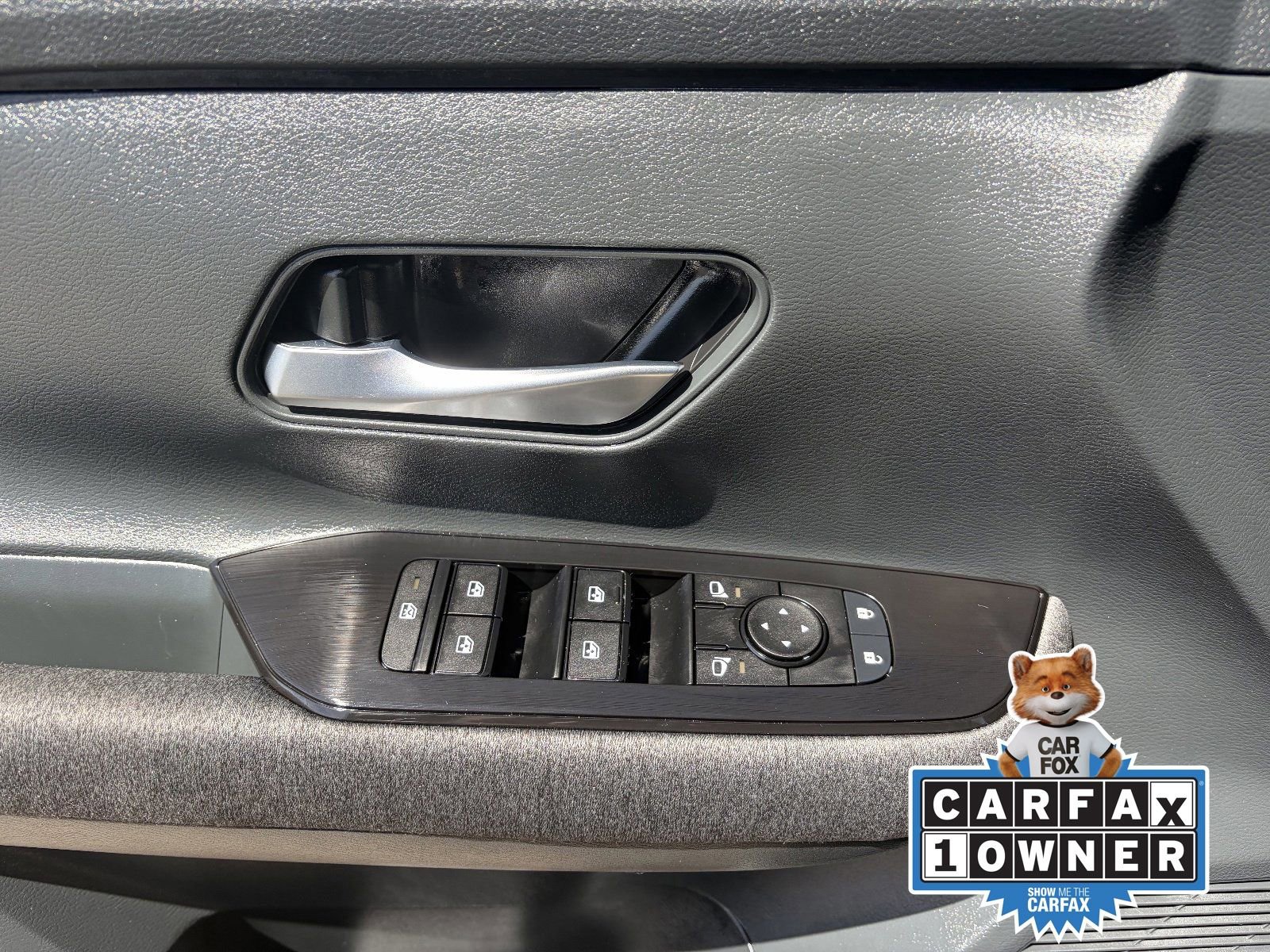 Certified 2025 Nissan Kicks SV image 23