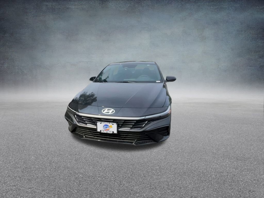 Used 2025 Hyundai Elantra Sport image 7