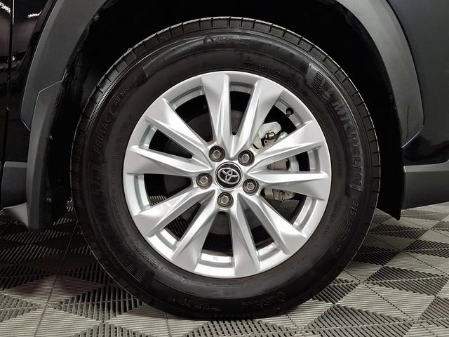 Used 2024 Toyota Corolla Cross LE AWD/4WD image 11