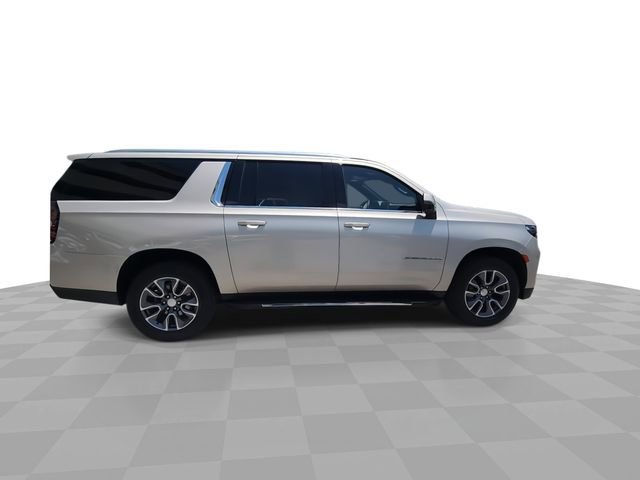 Used 2023 Chevrolet Suburban LT w/ LT Signature Plus Package RWD image 9