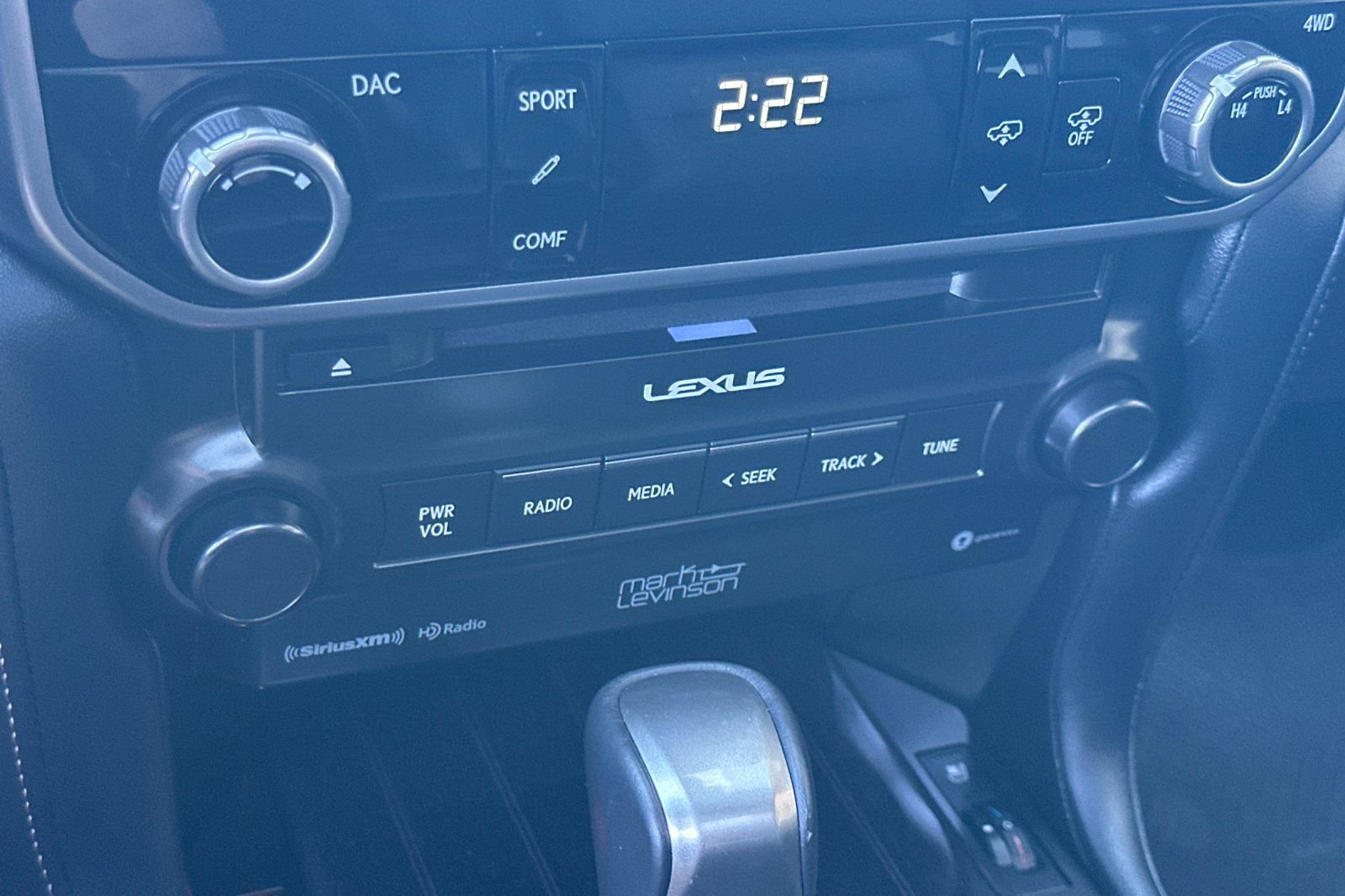 Certified 2023 Lexus GX 460 Luxury w/ Sport Design Package AWD/4WD image 18