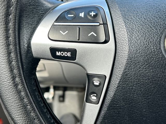 Used 2013 Toyota Highlander Limited image 22