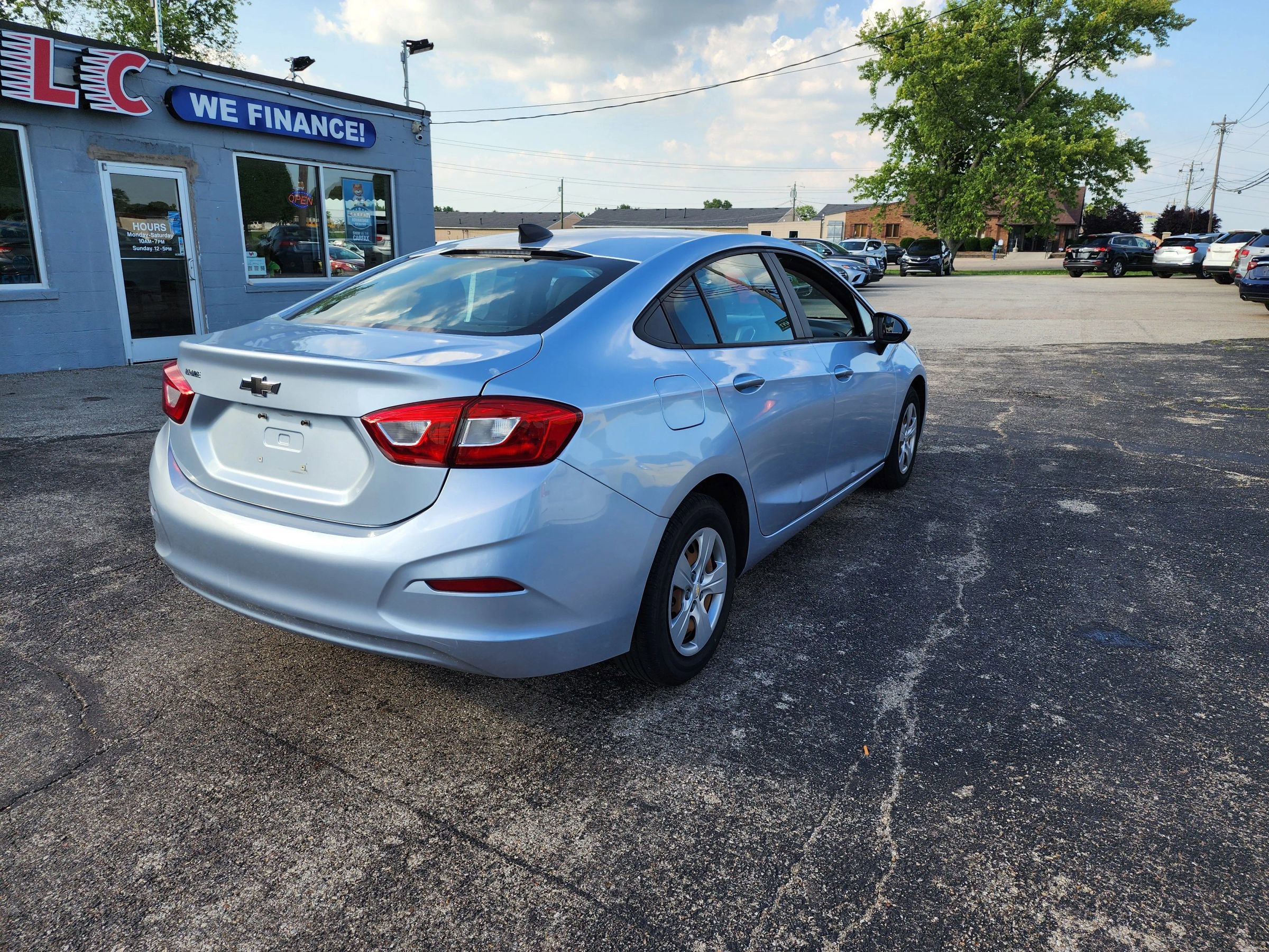 Used 2018 Chevrolet Cruze LS image 3