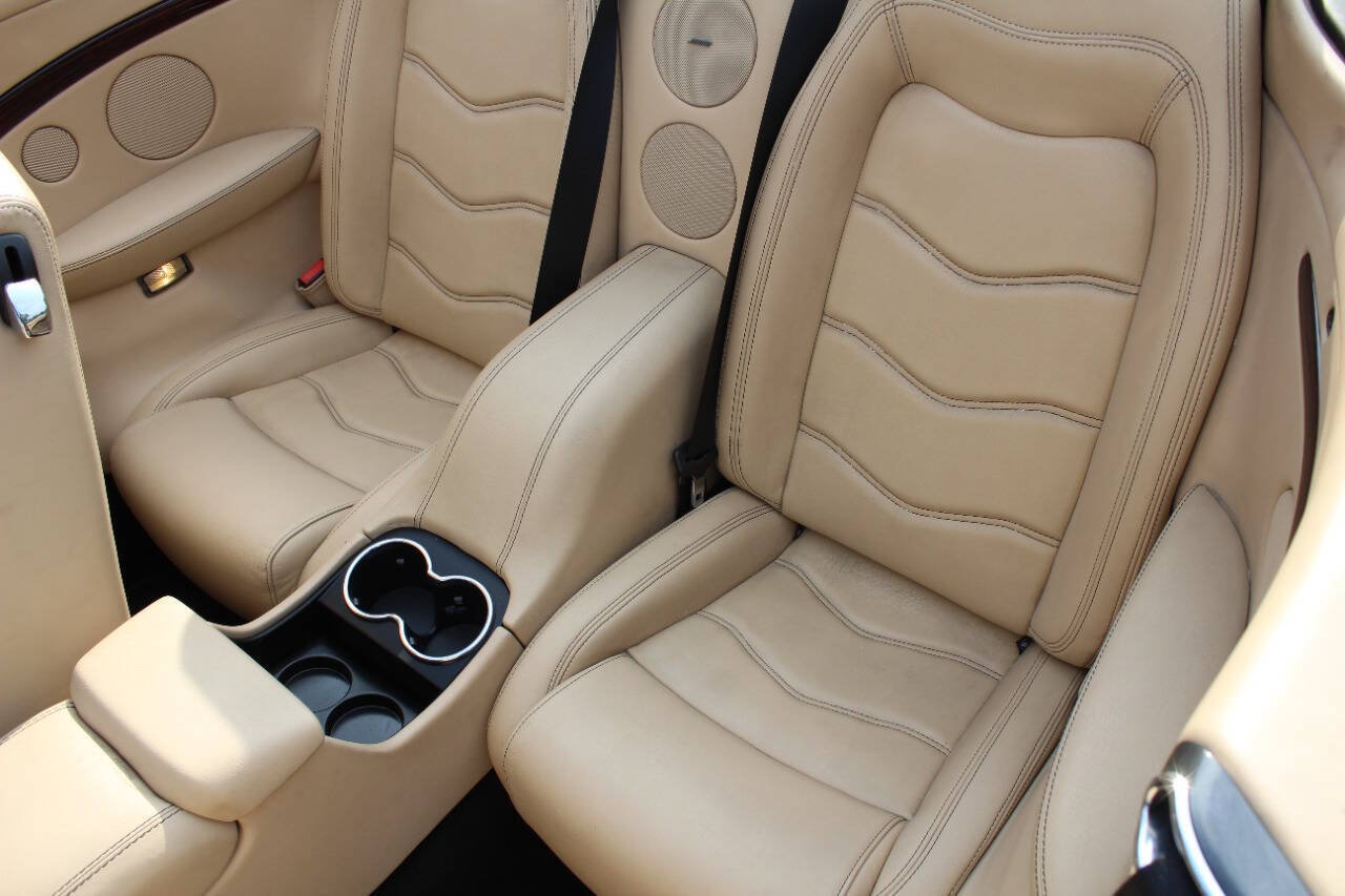 Used 2015 Maserati GranTurismo Convertible RWD image 18