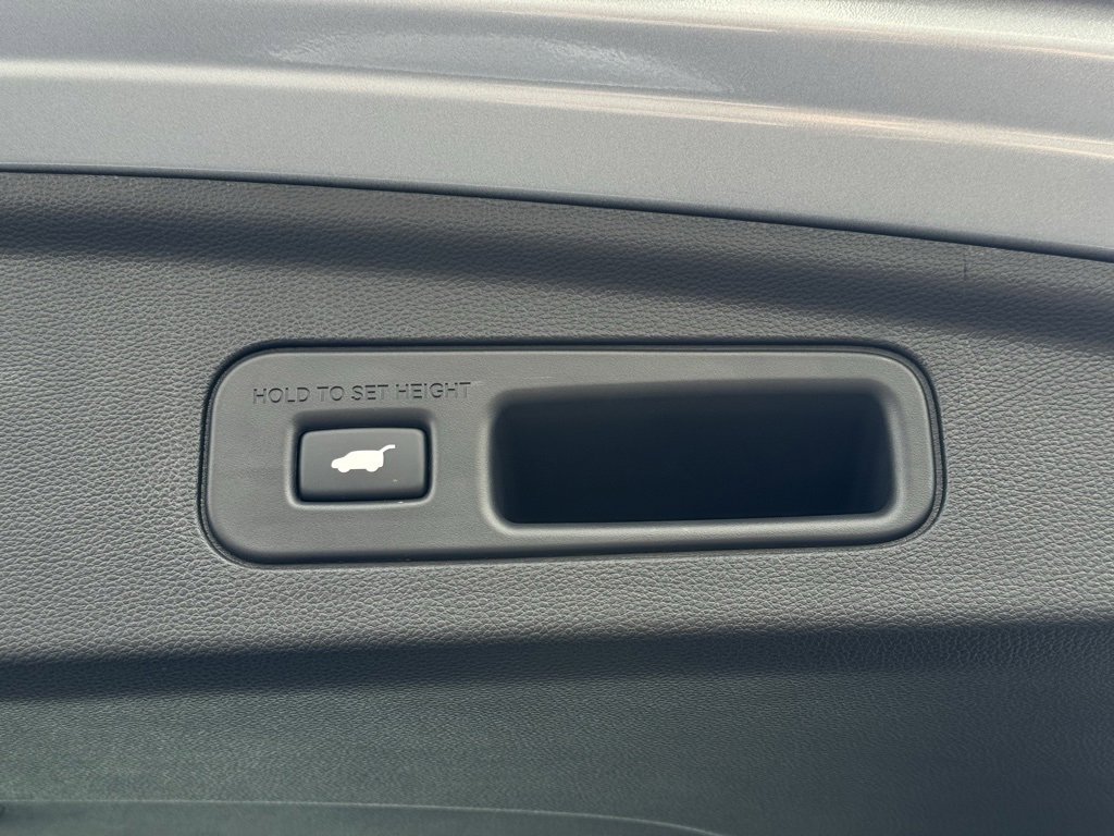 Used 2025 Acura MDX w/ Technology Package image 10