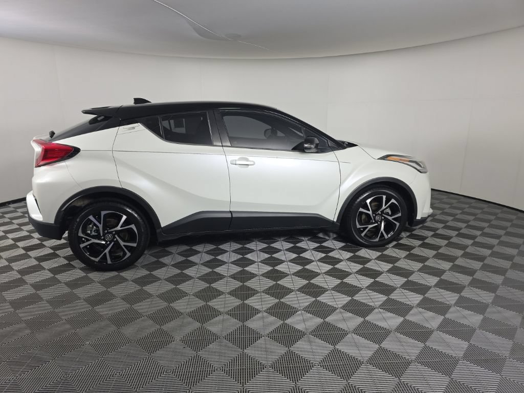Used 2020 Toyota C-HR XLE FWD image 6