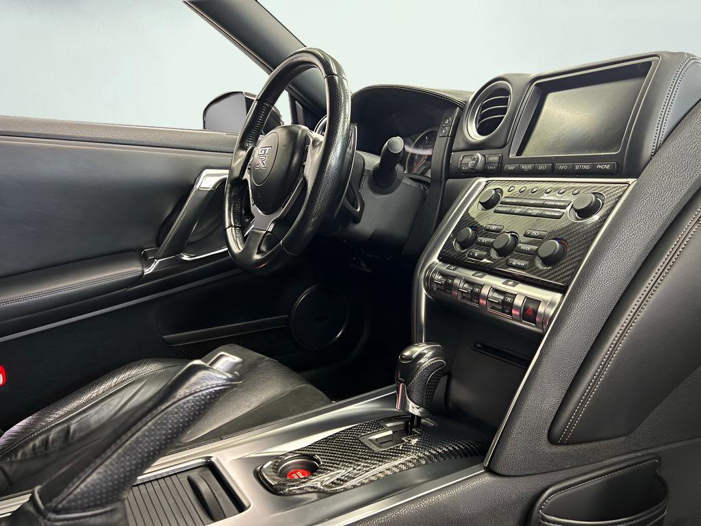 Used 2011 Nissan GT-R Premium image 29