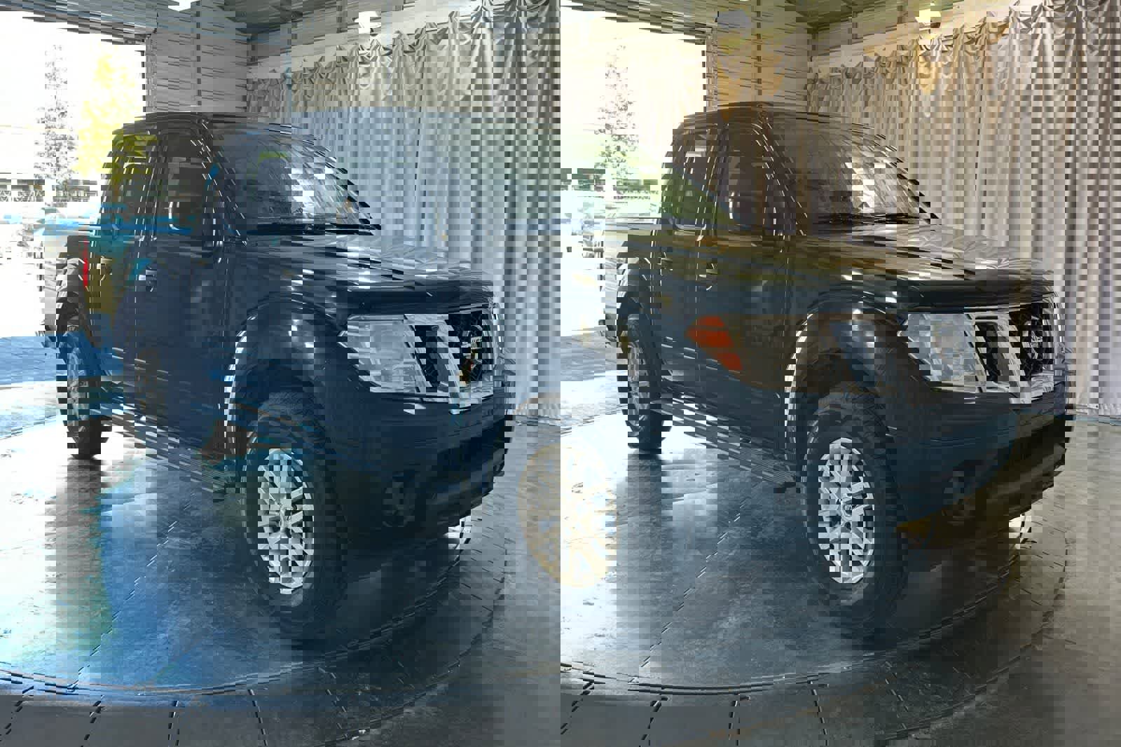 Used 2019 Nissan Frontier SV image 10