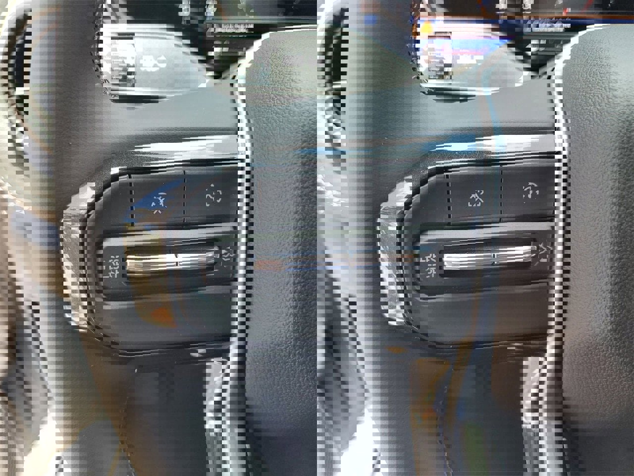 New 2026 Chevrolet Colorado LT image 18