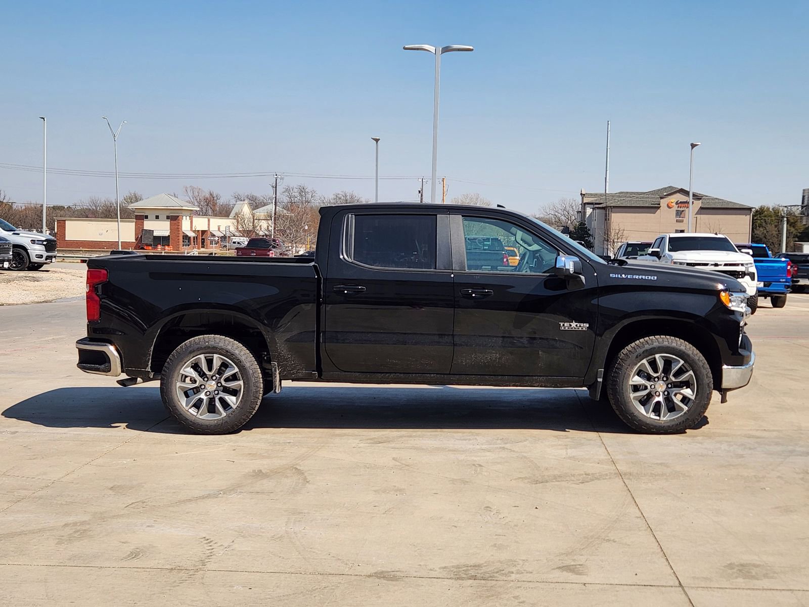 New 2026 Chevrolet Silverado 1500 LT w/ Texas Edition Plus RWD image 7