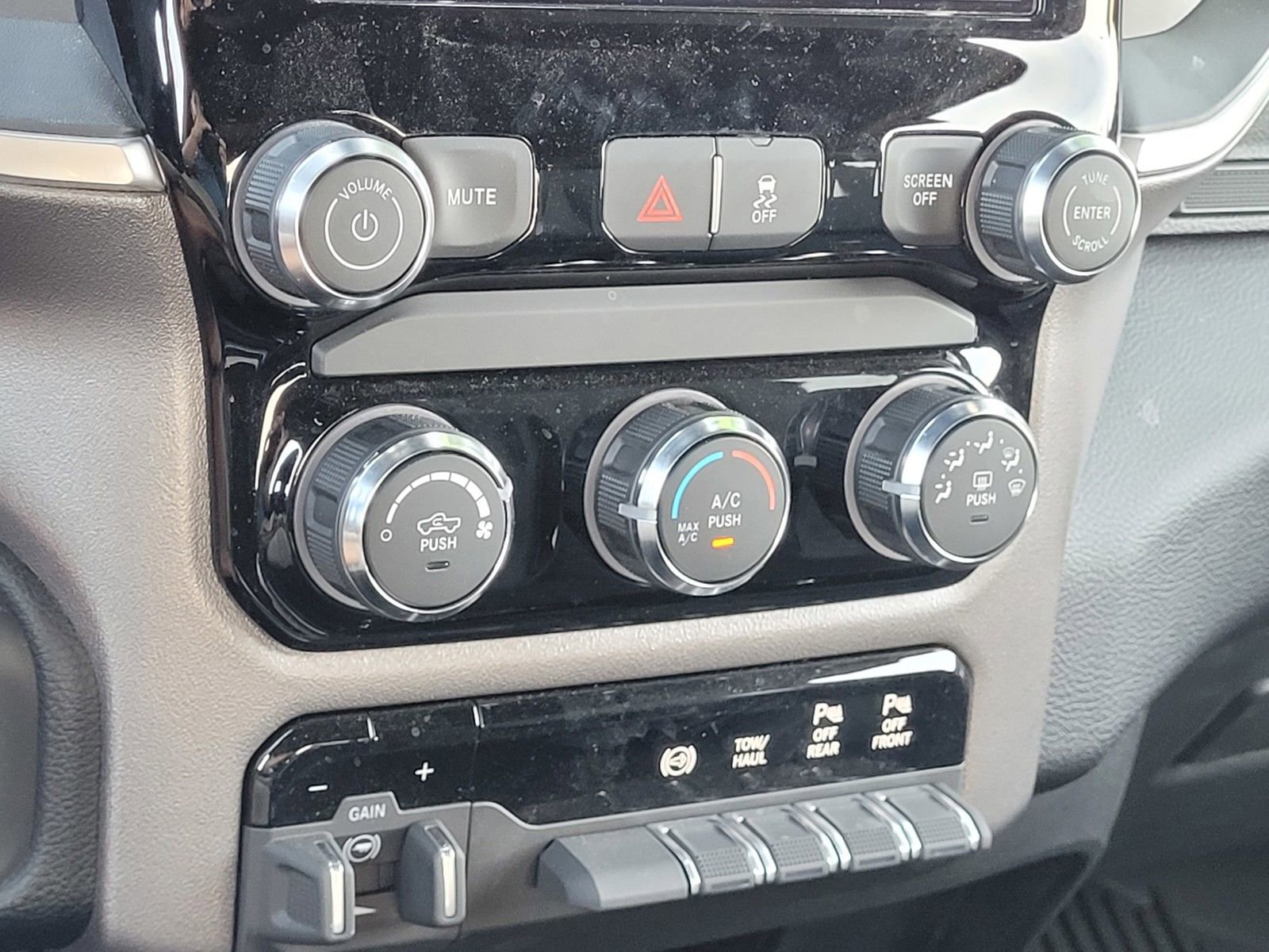 New 2025 RAM 2500 Big Horn image 22