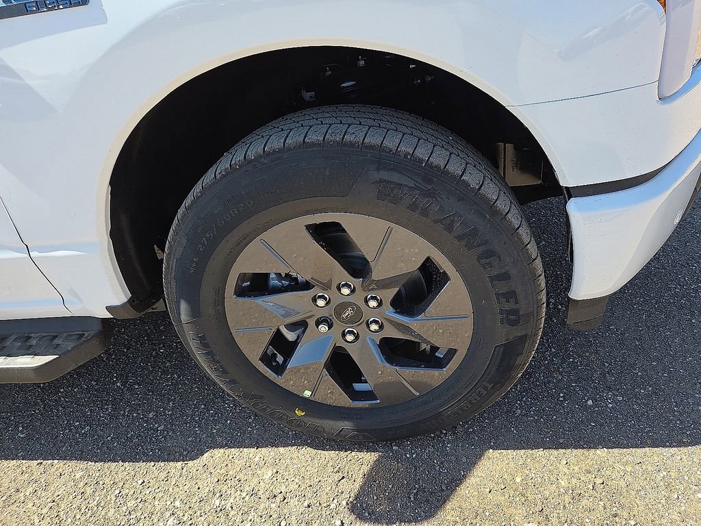 New 2025 Ford F150 Lightning Flash AWD/4WD image 7