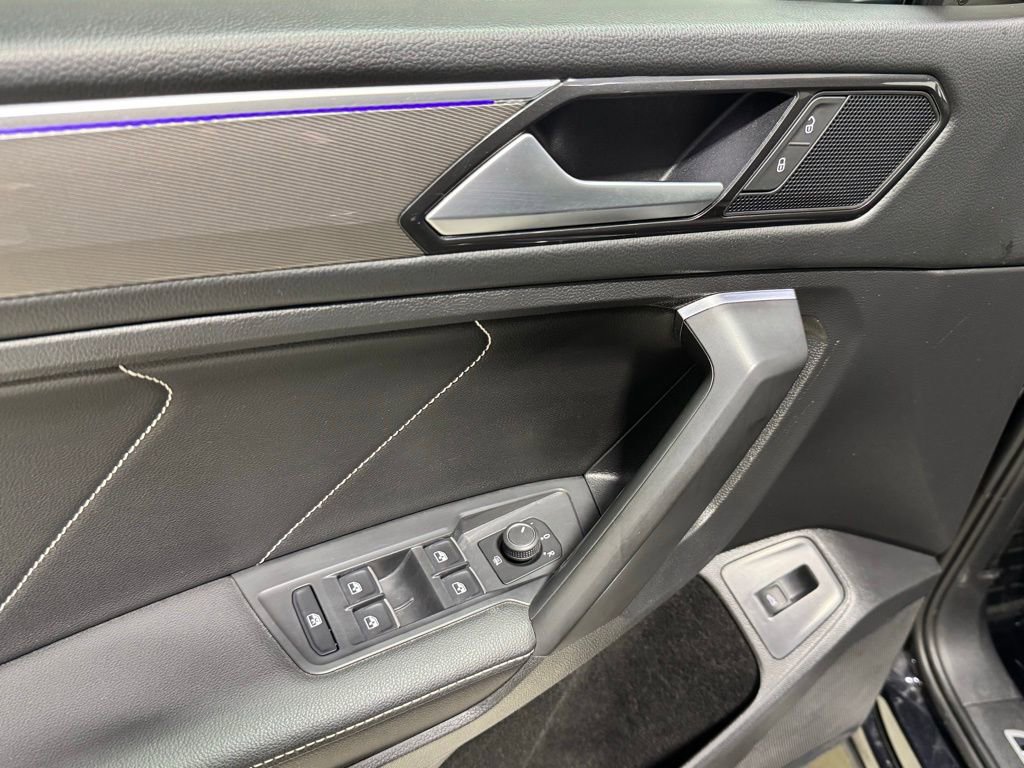 Used 2022 Volkswagen Tiguan SE R-Line image 13