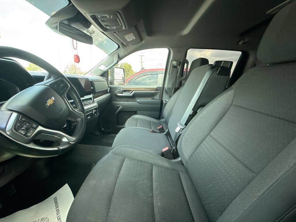 Used 2025 Chevrolet Silverado 2500 LT AWD/4WD image 11