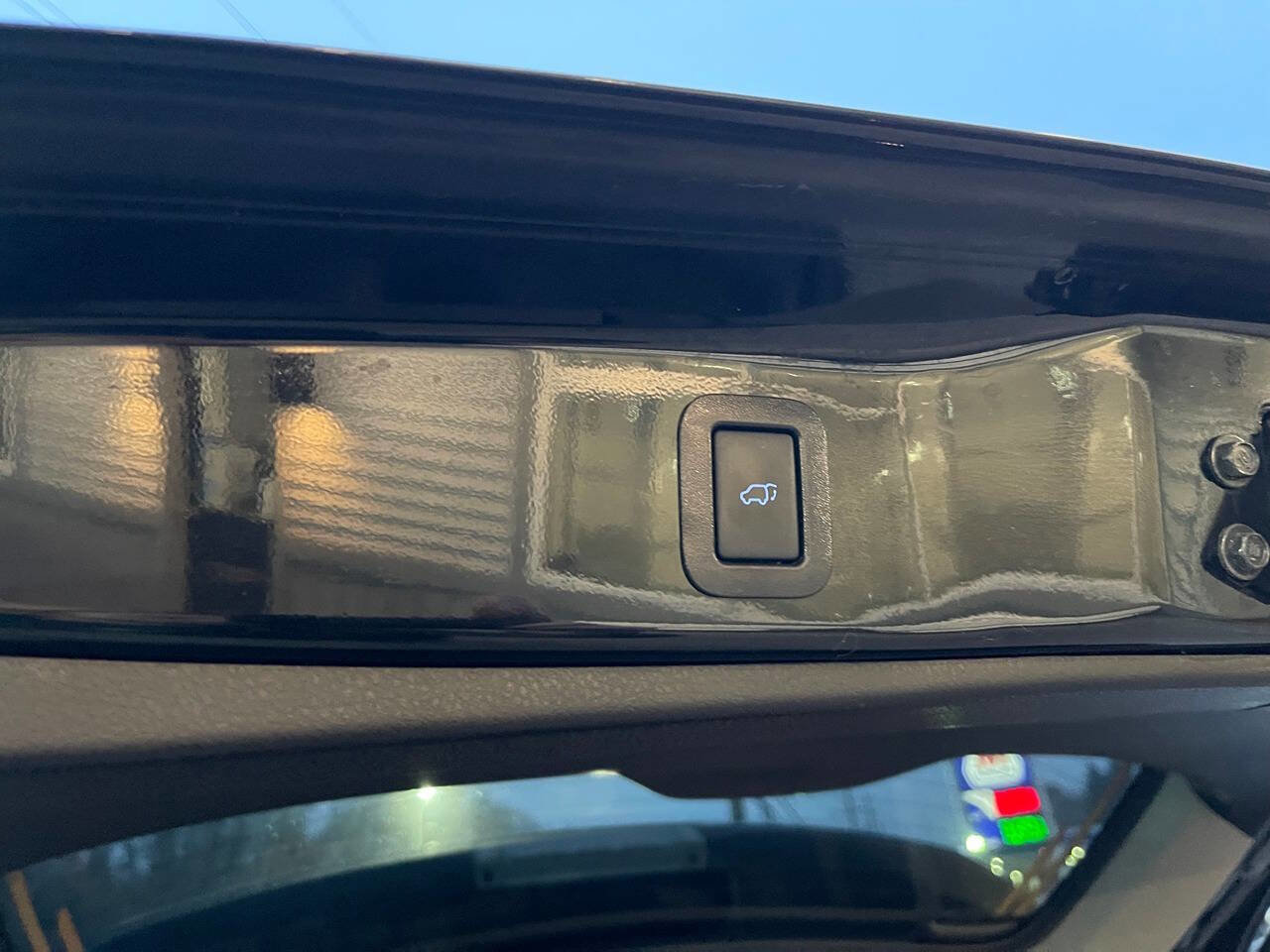 Used 2019 Toyota Highlander SE AWD/4WD image 29