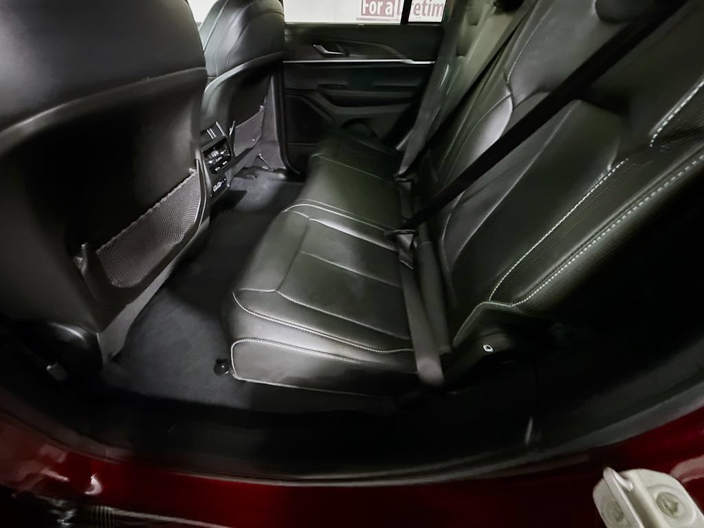 Used 2025 Jeep Grand Cherokee Limited w/ Luxury Tech Group II AWD/4WD image 29