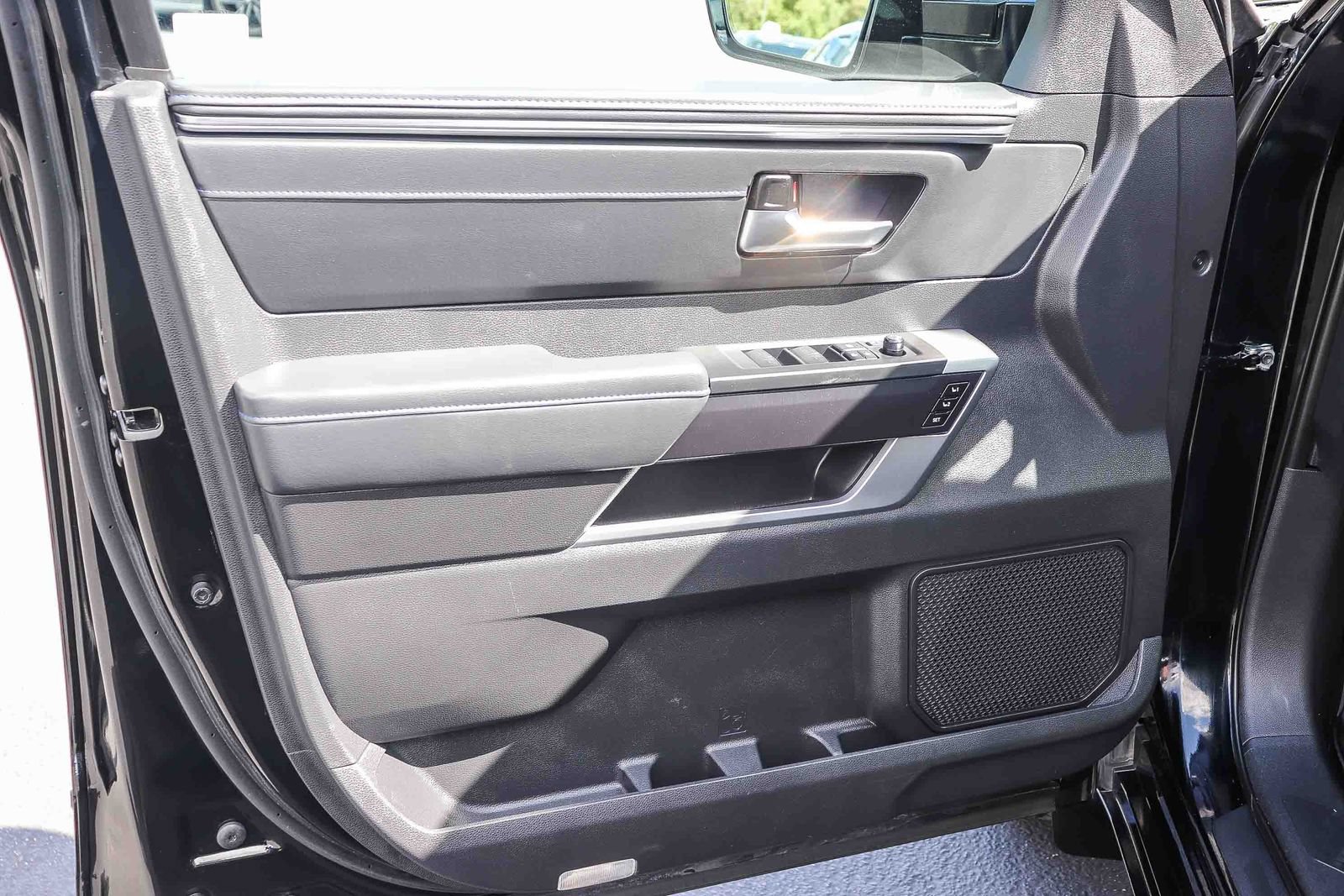 Certified 2024 Toyota Sequoia Platinum AWD/4WD image 28