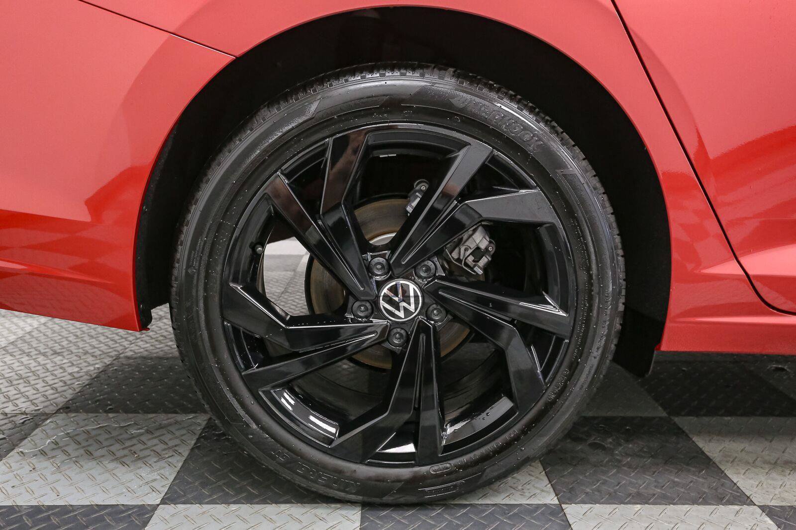 Certified 2026 Volkswagen Jetta SE FWD image 17