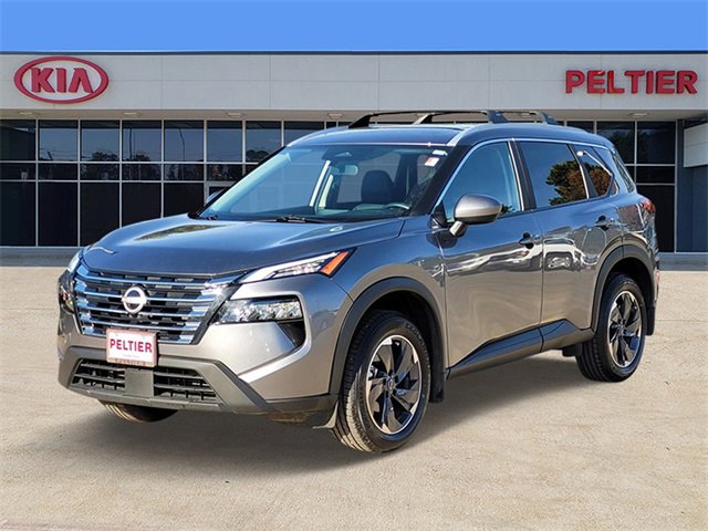 Used 2025 Nissan Rogue SV w/ SV Premium Package image 3
