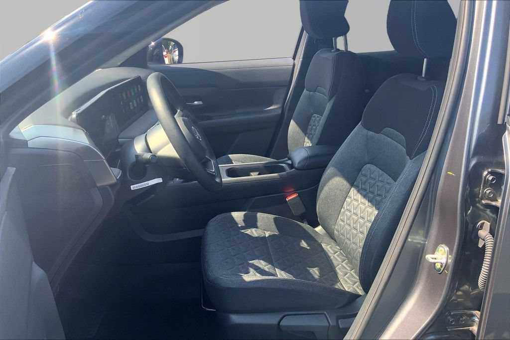 Used 2026 Nissan Kicks SV FWD image 15