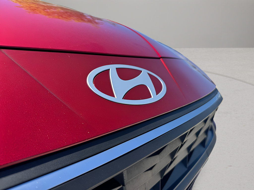 Certified 2025 Hyundai Elantra Sport FWD image 11