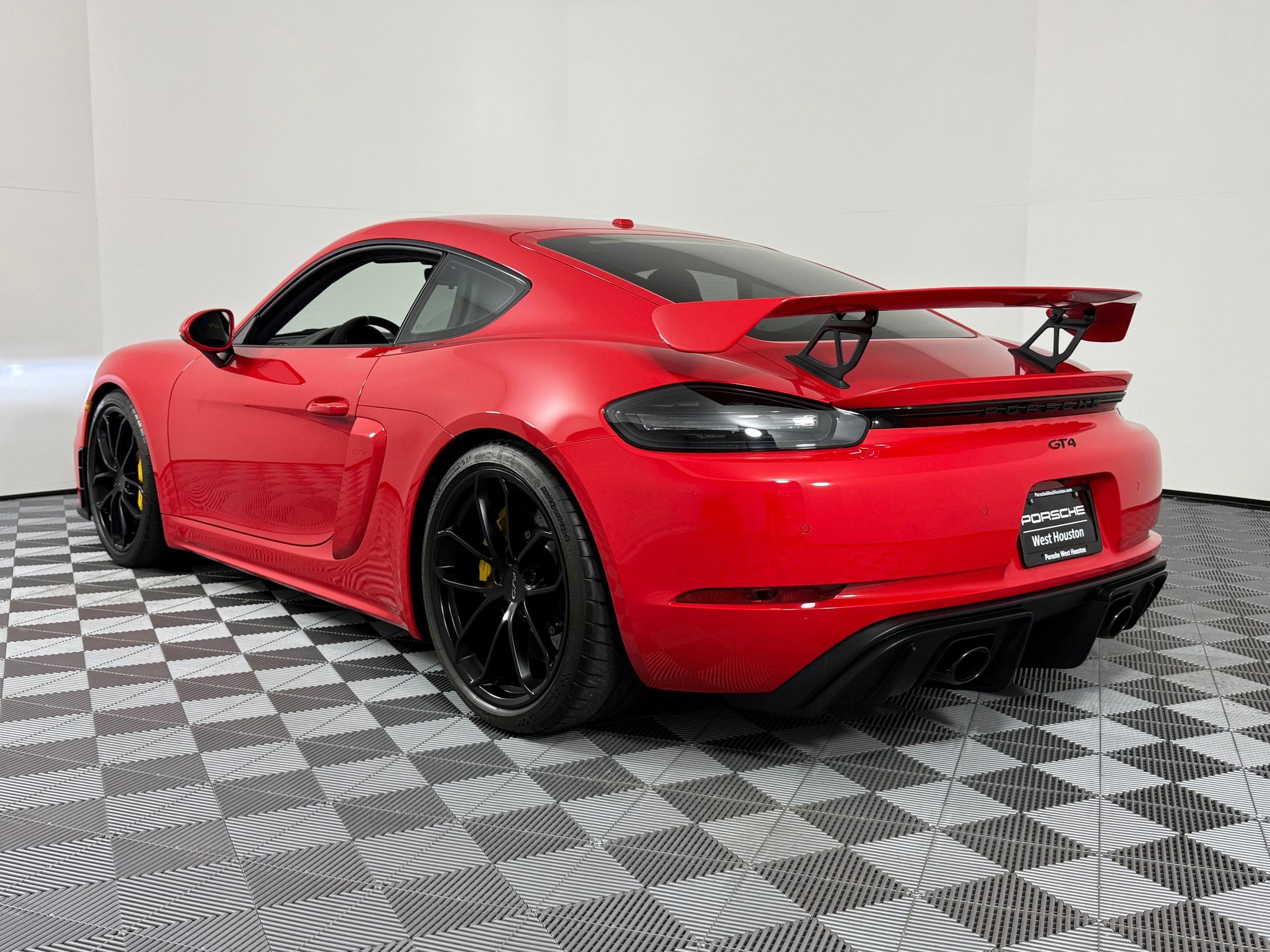 Certified 2022 Porsche 718 Cayman GT4 image 3