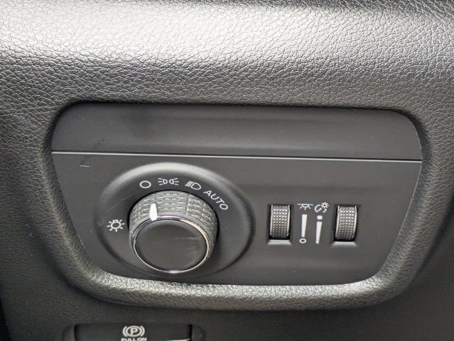 New 2026 Jeep Grand Cherokee L Laredo RWD image 25