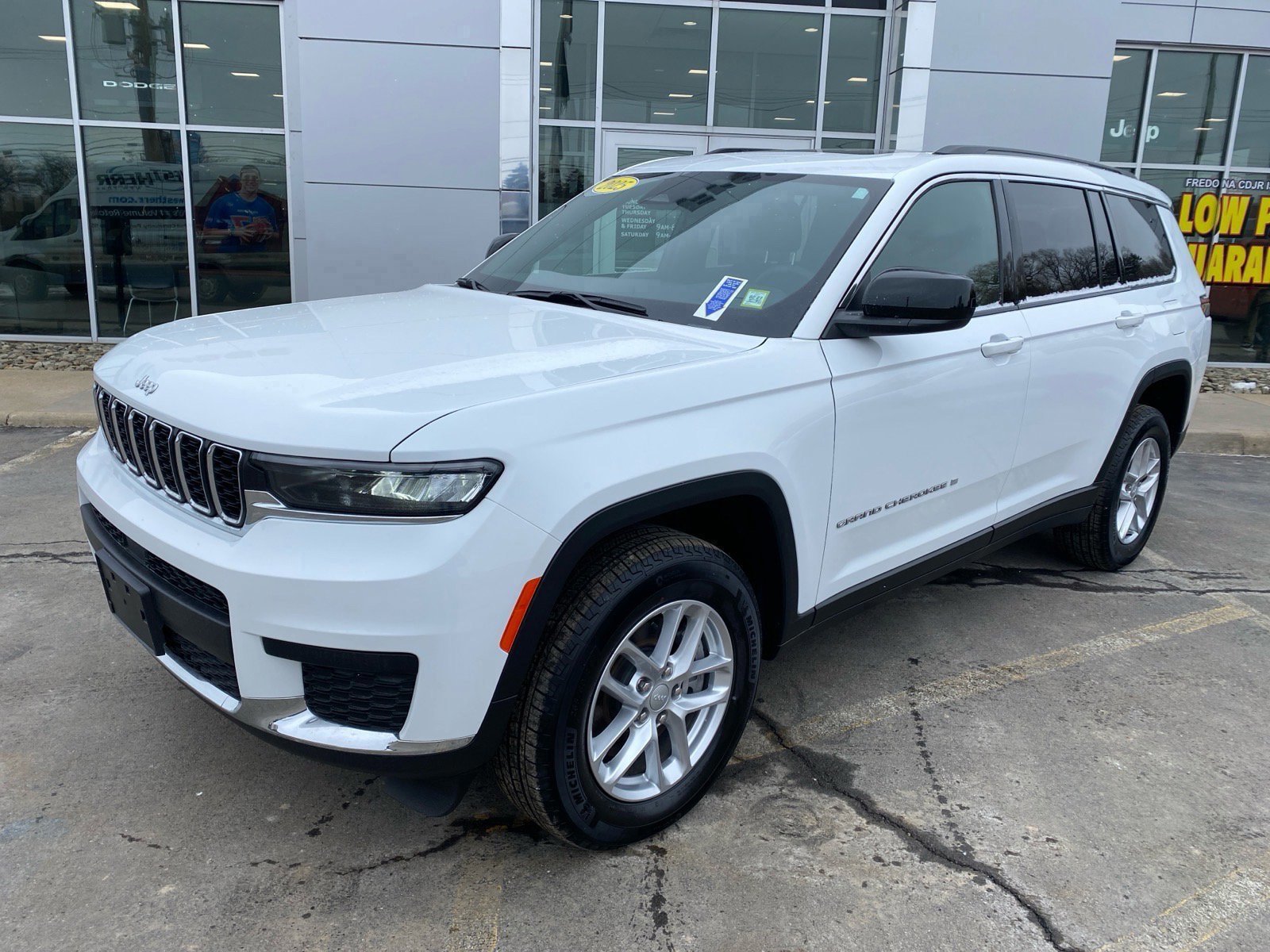 Used 2025 Jeep Grand Cherokee L Laredo w/ Trailer Tow Package AWD/4WD image 29
