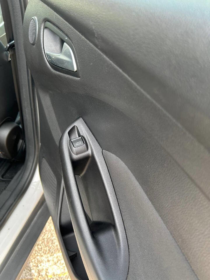 Used 2012 Ford Focus Titanium image 37