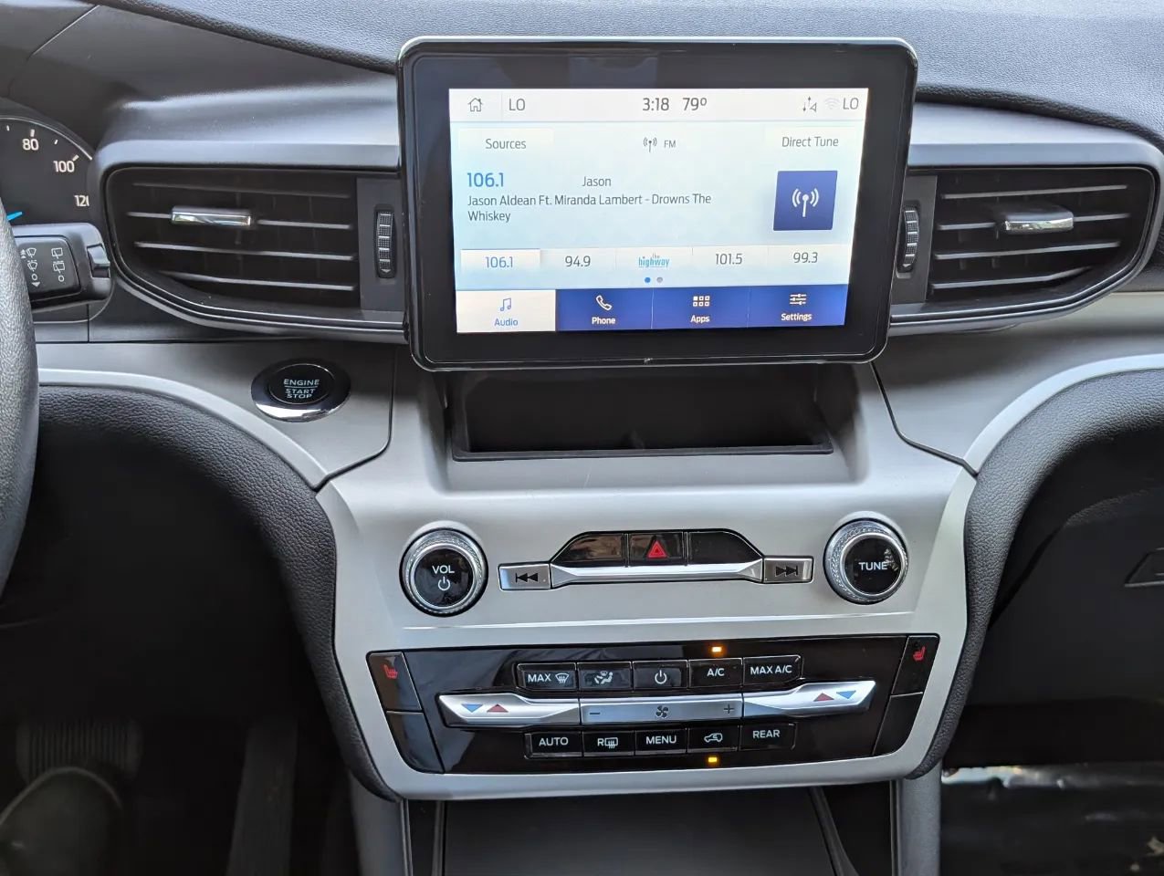 Used 2022 Ford Explorer XLT image 26