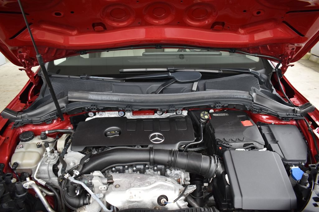 Used 2021 Mercedes-Benz GLA 250 4MATIC w/ Premium Package image 13