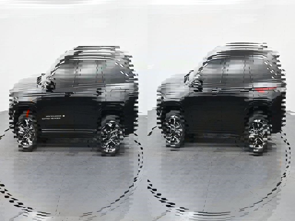 Used 2023 Jeep Grand Cherokee Overland image 26