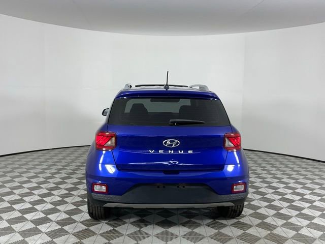 Used 2023 Hyundai Venue SEL image 6
