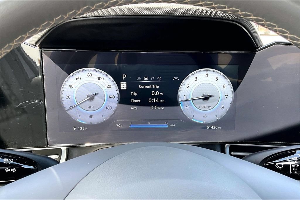 Used 2025 Hyundai Elantra SEL FWD image 13